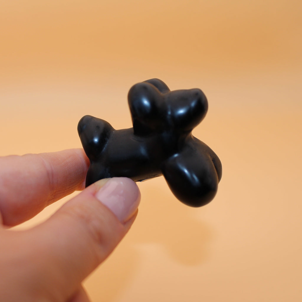 Sfera di Rubino-Zoisite – Armonia di Passione e Radicamento