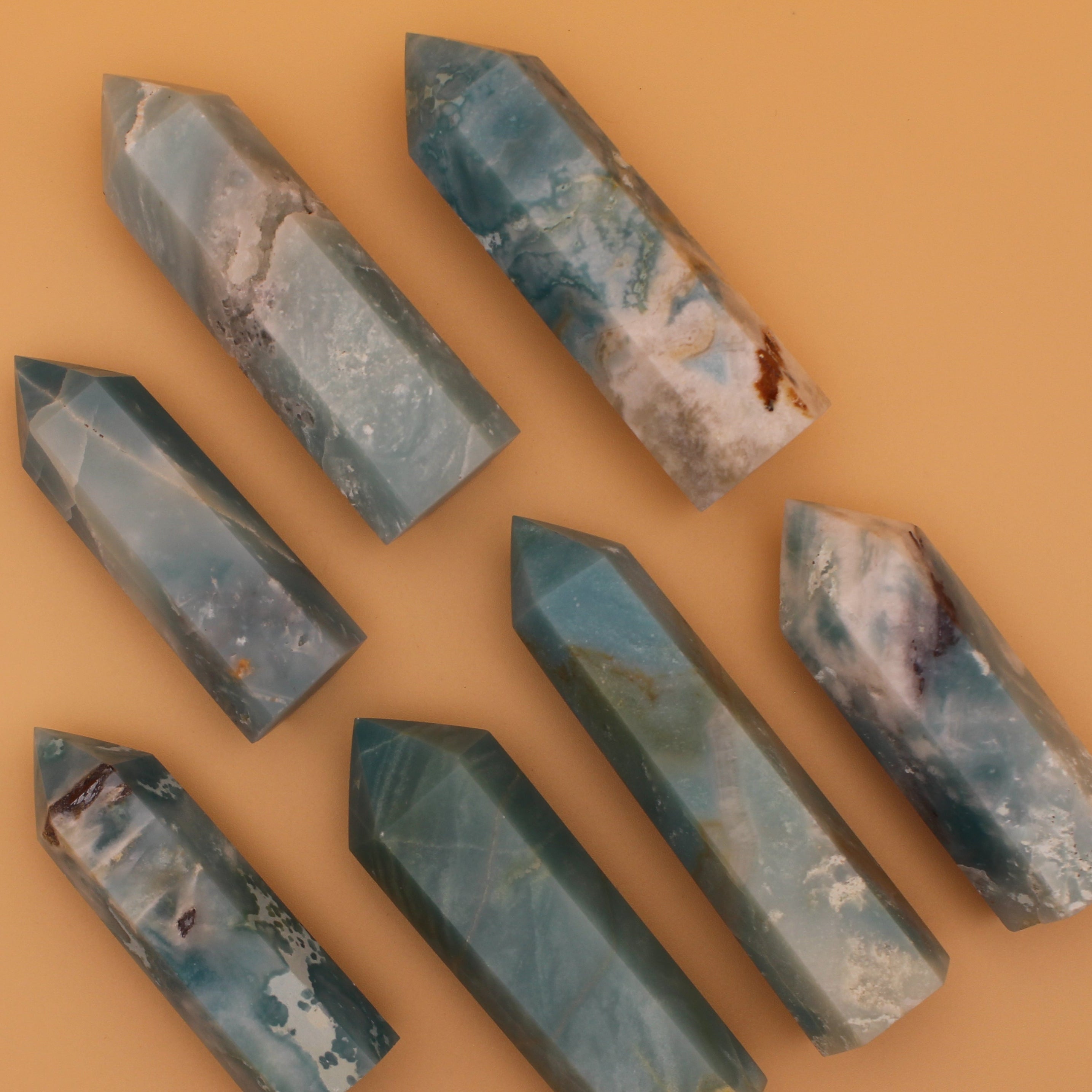 Sfera di Fluorite Anguria – Armonia, Chiarezza ed Equilibrio Energetico