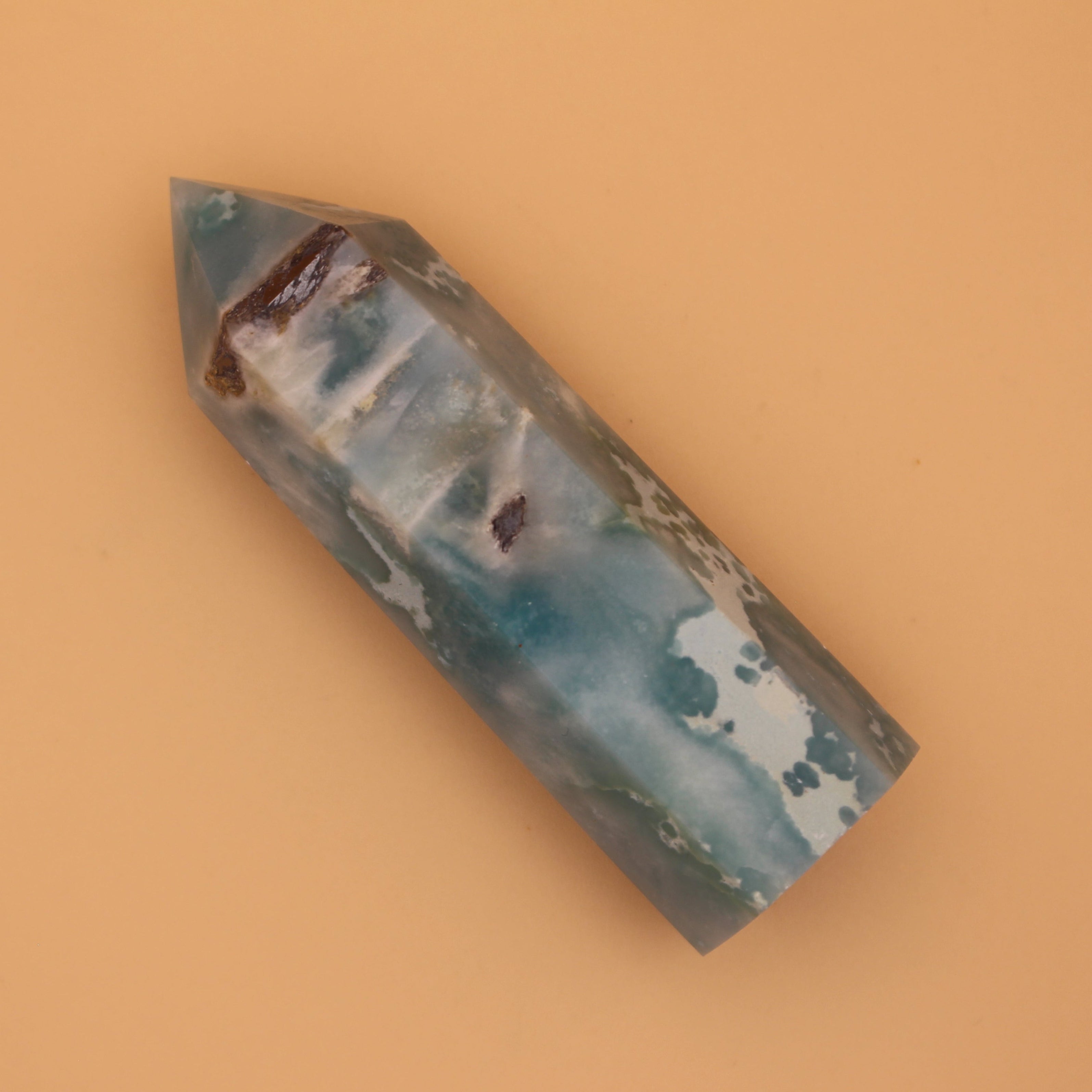 Sfera di Fluorite Anguria – Armonia, Chiarezza ed Equilibrio Energetico
