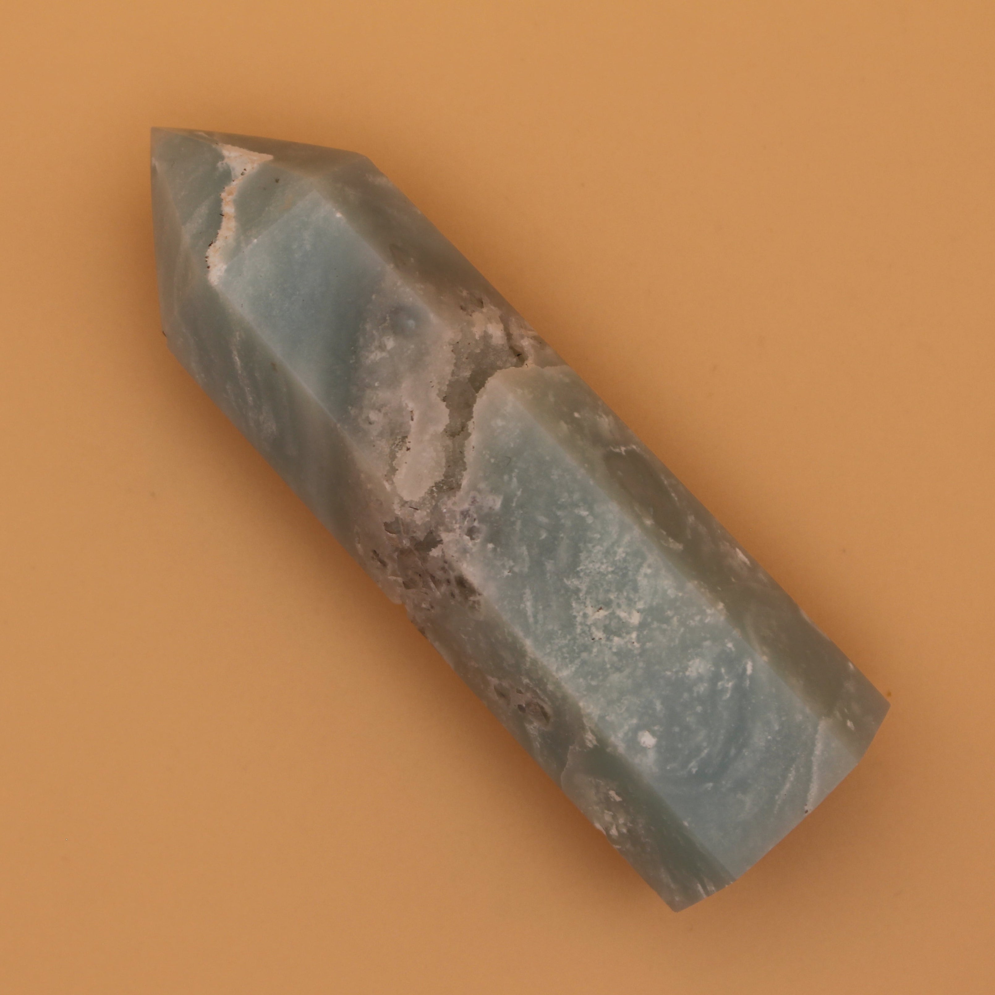 Sfera di Fluorite Anguria – Armonia, Chiarezza ed Equilibrio Energetico