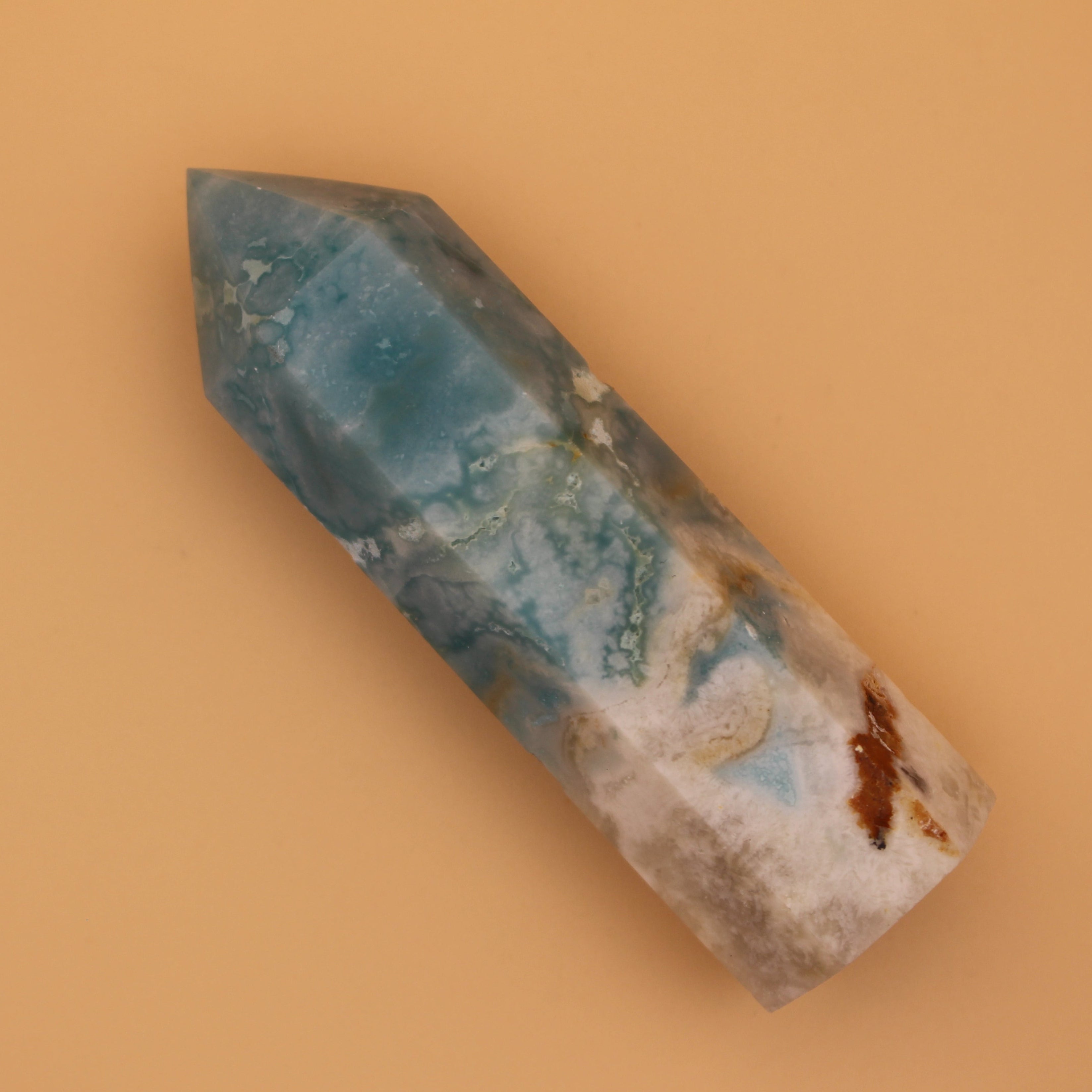 Sfera di Fluorite Anguria – Armonia, Chiarezza ed Equilibrio Energetico