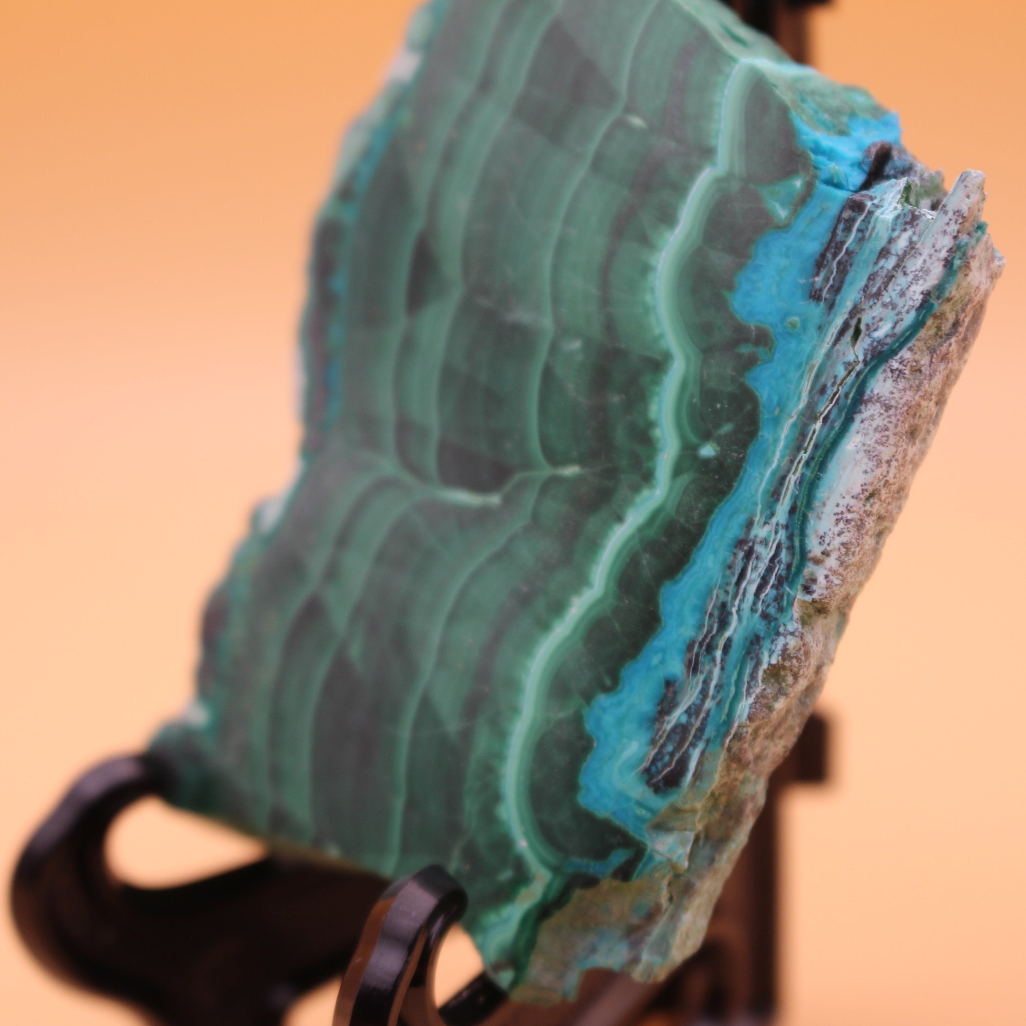 Torre di Fluorite – Pietra del Potere per Chiarezza e Armonia