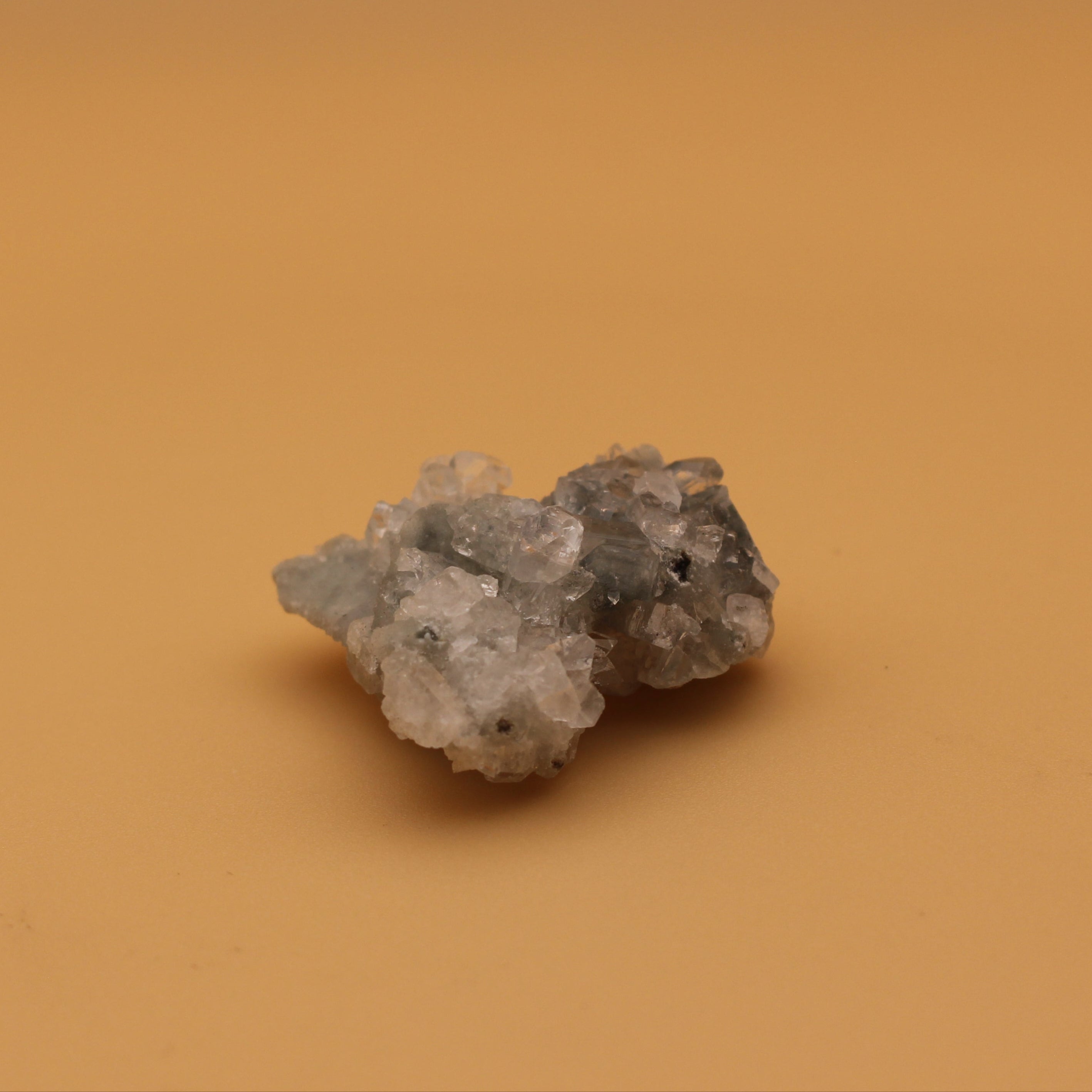 Torre di Fluorite – Pietra del Potere per Chiarezza e Armonia