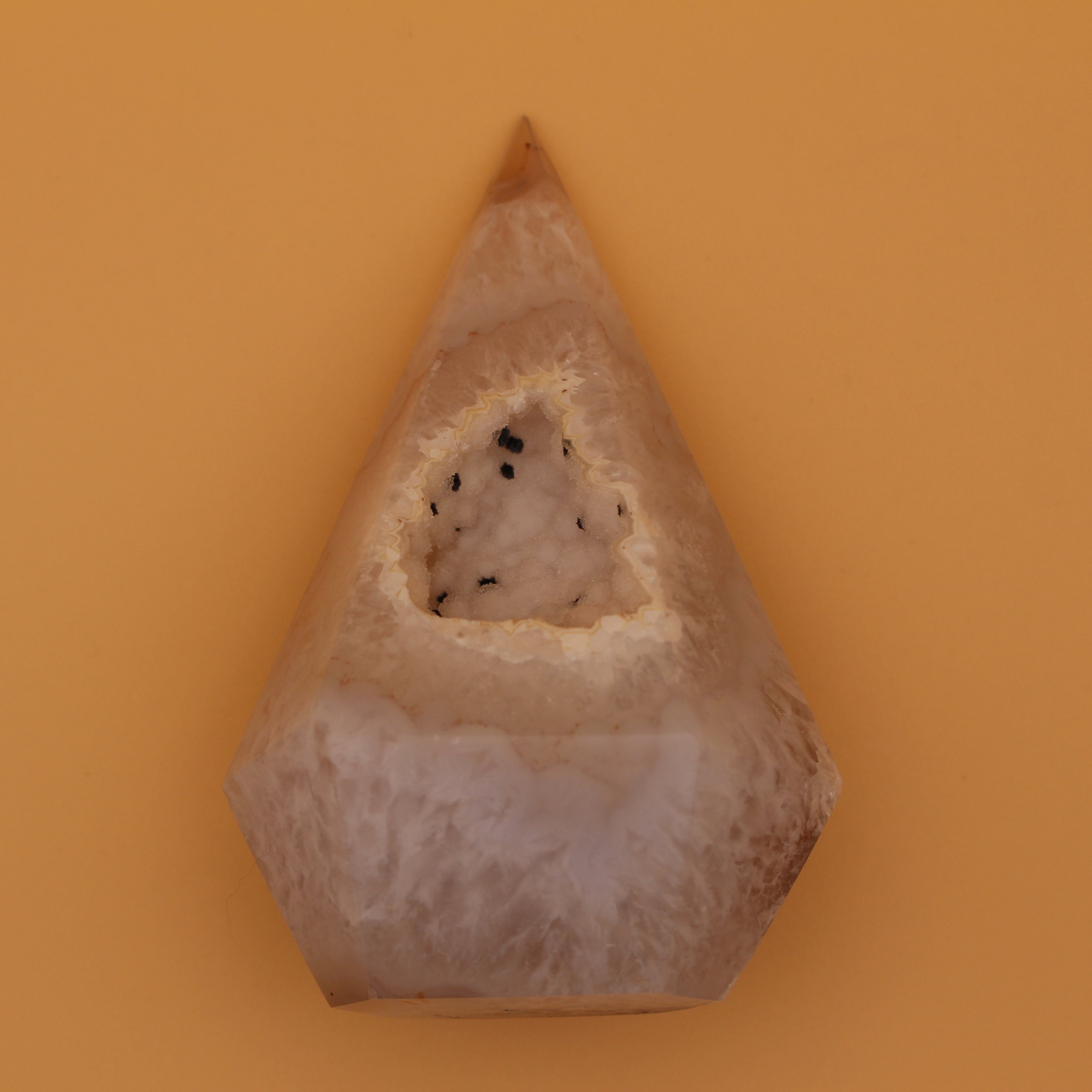 Torre di Fluorite – Bellezza naturale e chiarezza energetica