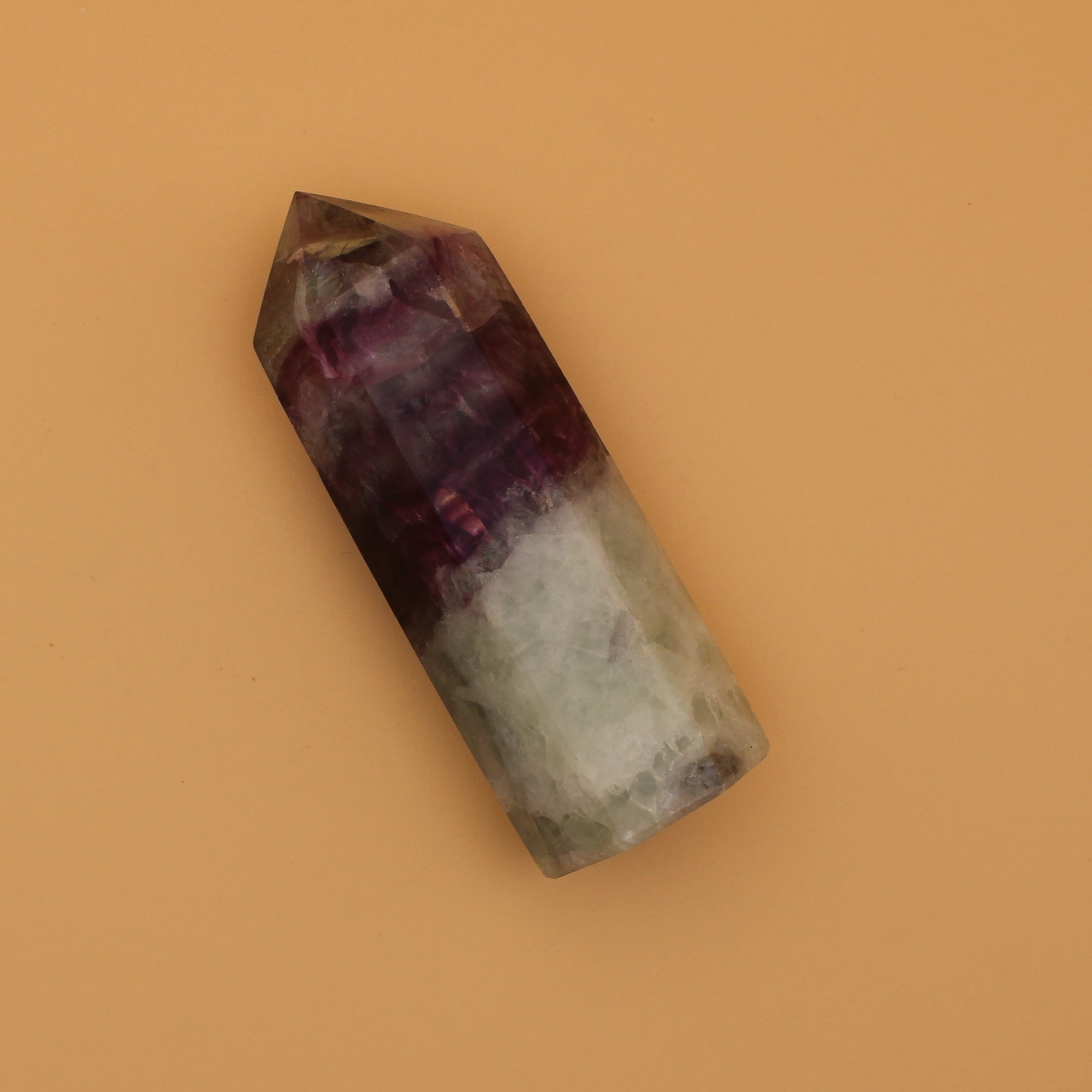 Torre di Fluorite – Pietra del Potere per Chiarezza e Armonia