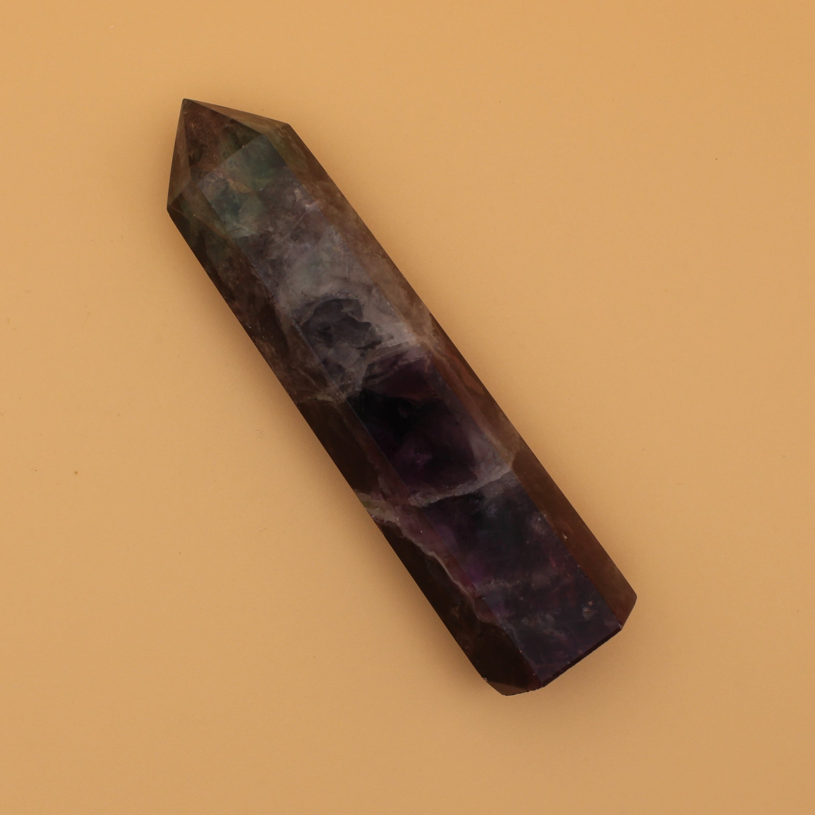 Torre di Fluorite – Pietra del Potere per Chiarezza e Armonia