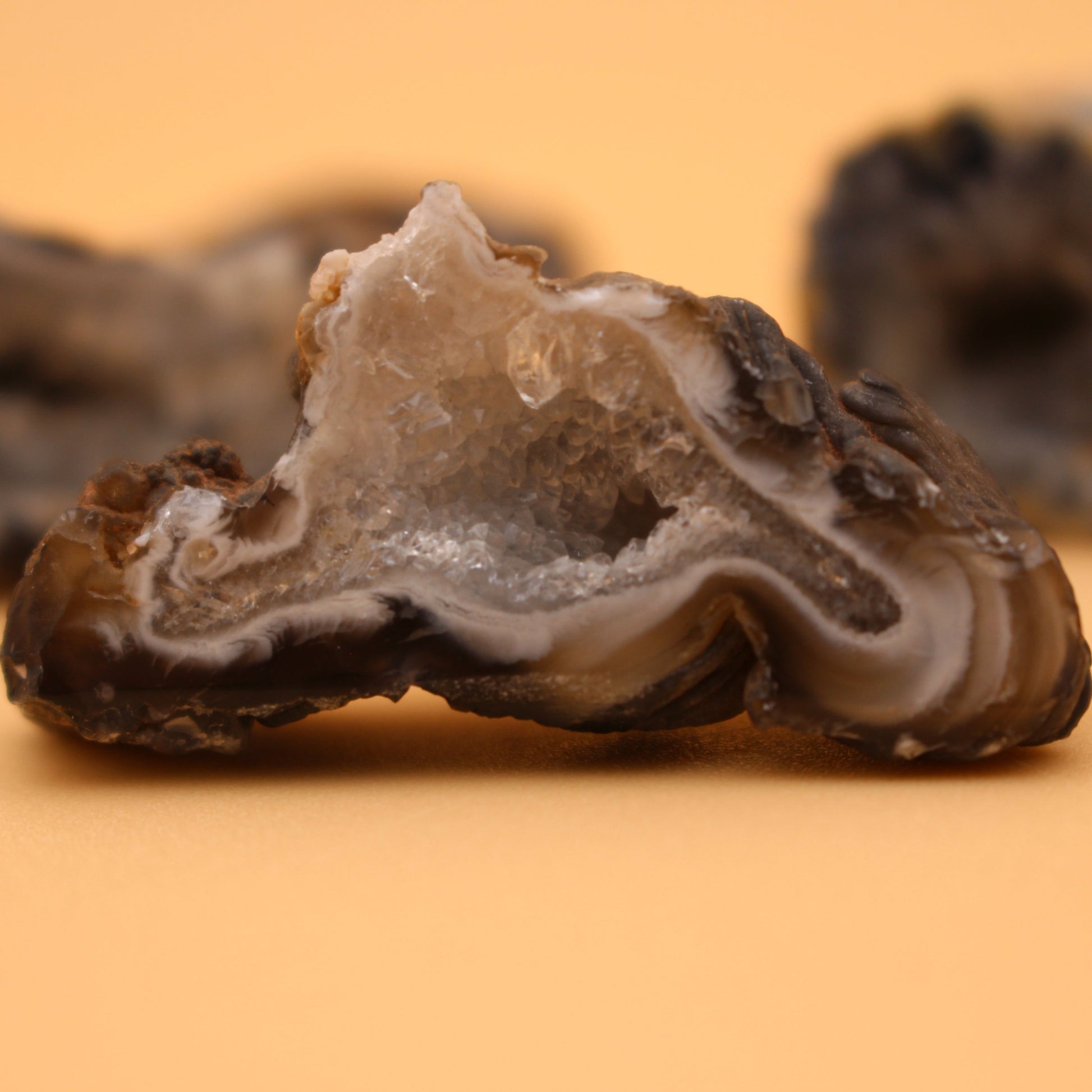 Glücksgeode natur klein – Natürliche Schönheit & positive Energie