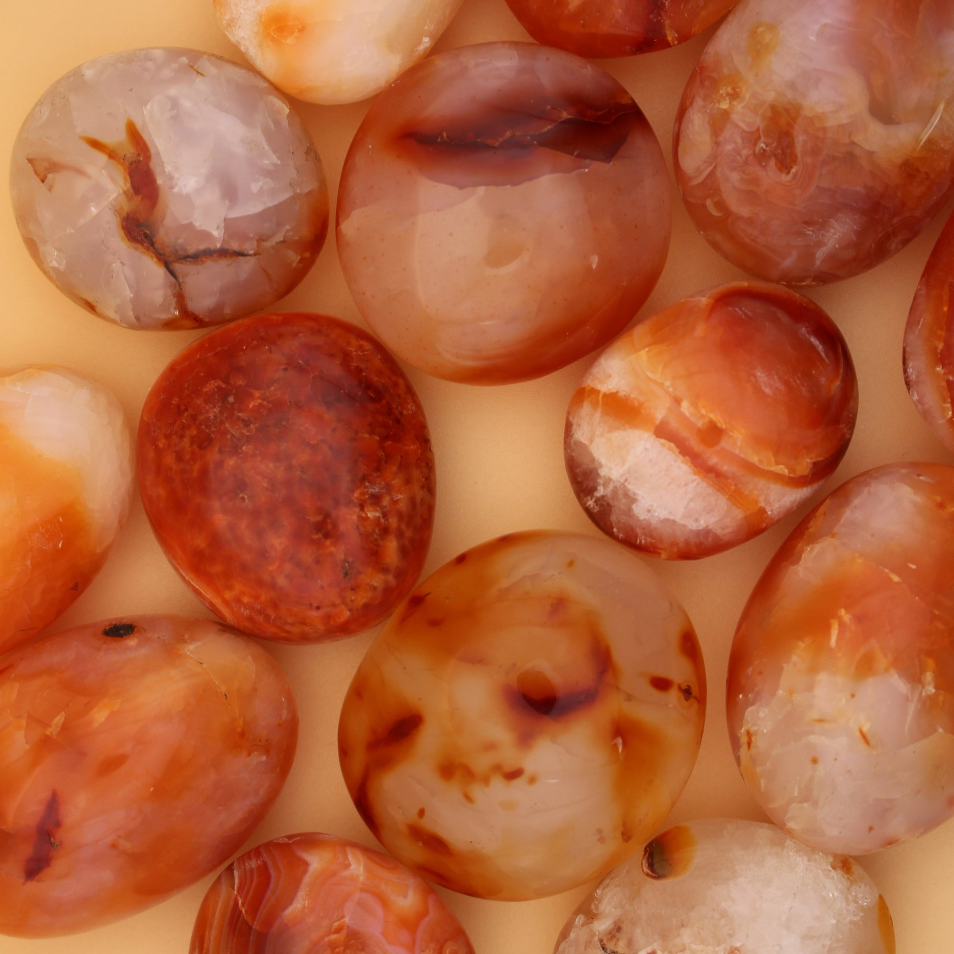 Karneol Palmstein – Lebenskraft, Kreativität & energetische Erdung