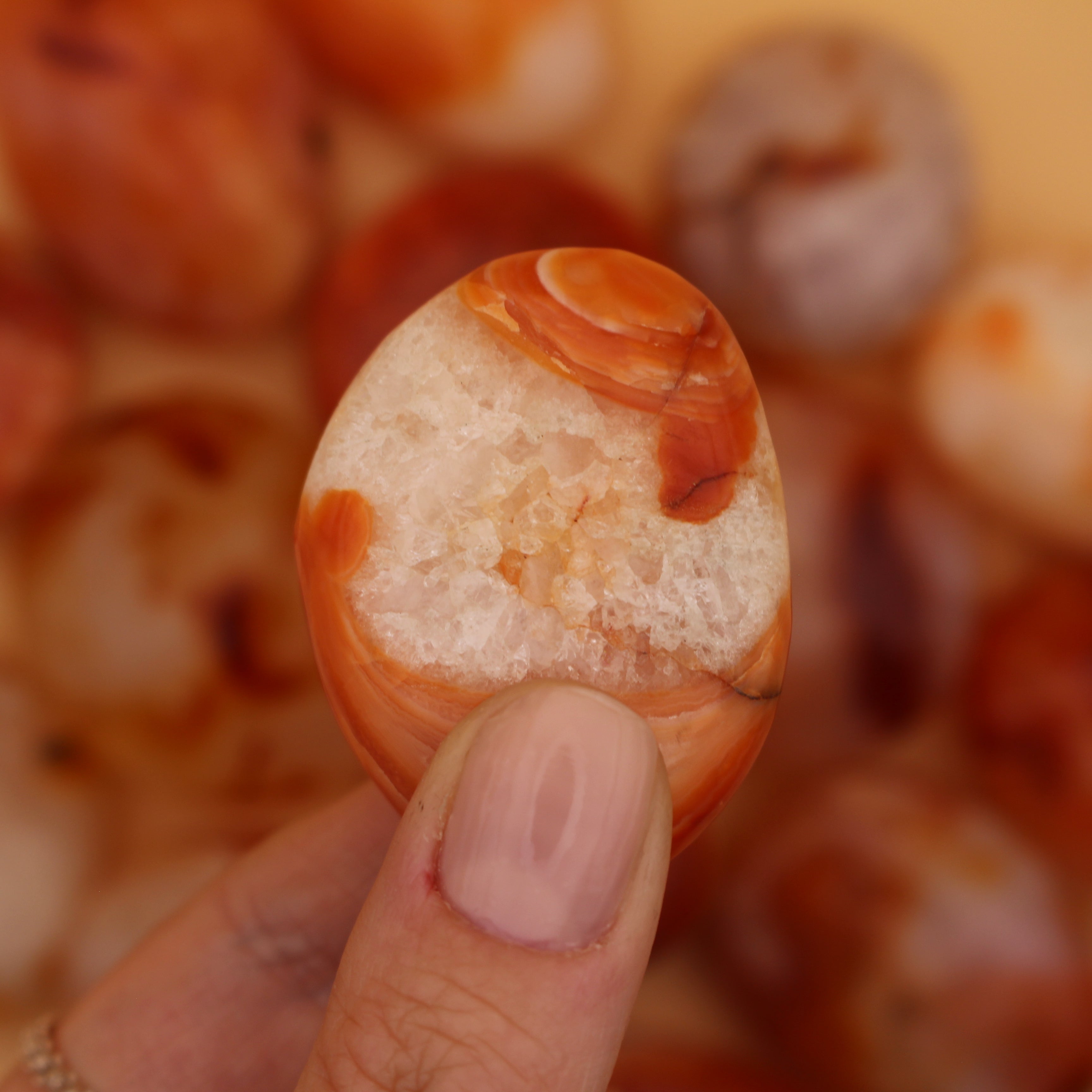 Pietra del sole – pietra levigata per la gioia di vivere e la forza interiore