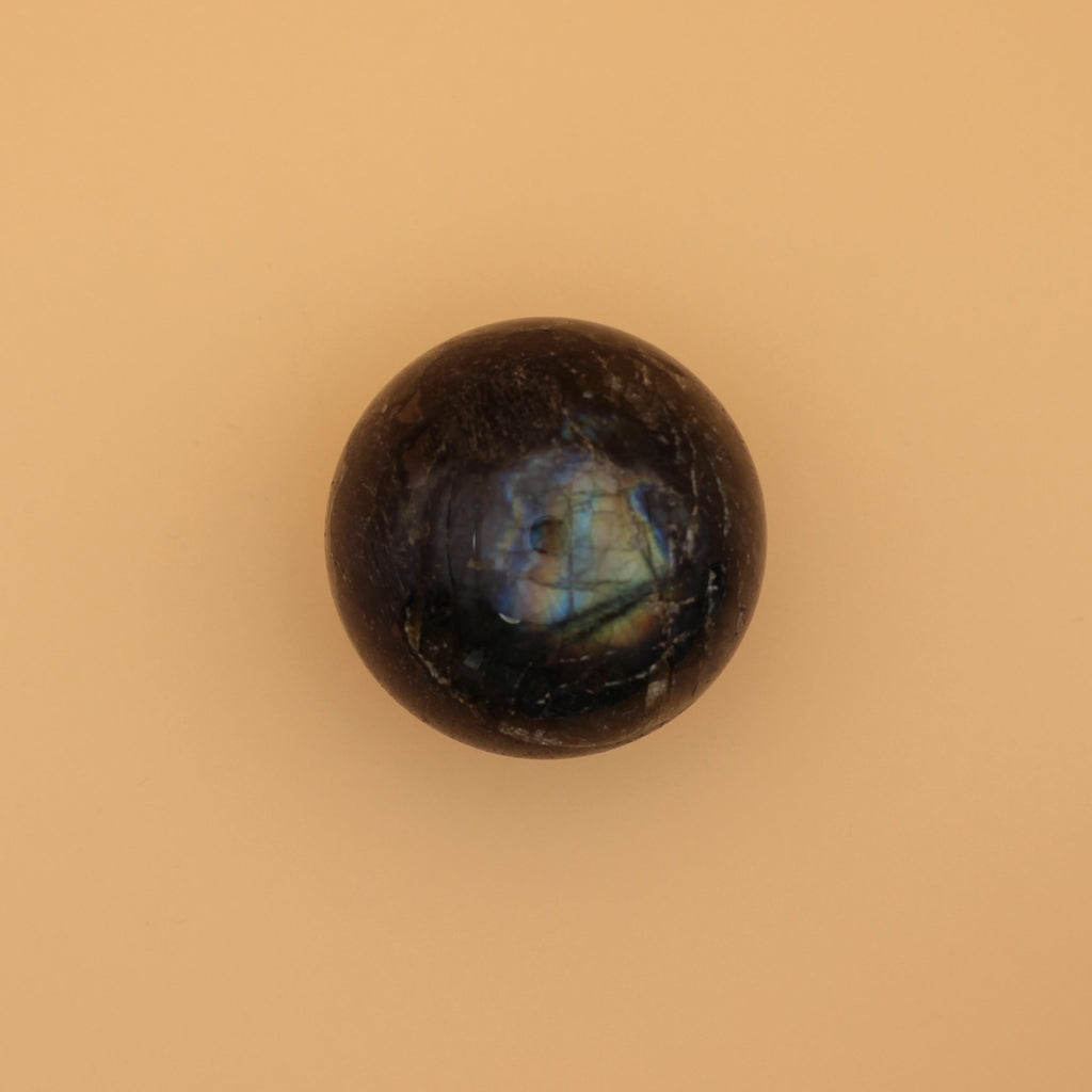 Sfera di labradorite – Pietra mistica protettiva per l'intuizione e la trasformazione
