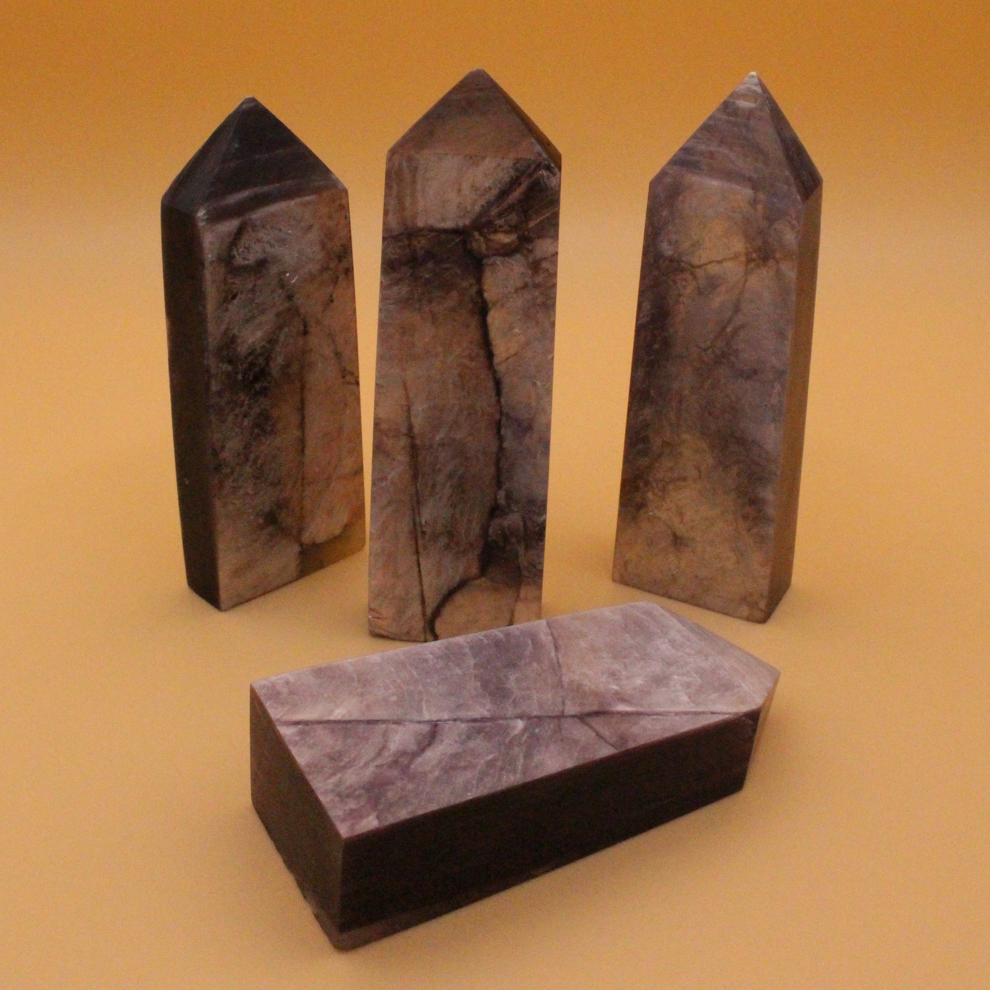 Sfera di Fluorite Anguria – Armonia, Chiarezza ed Equilibrio Energetico