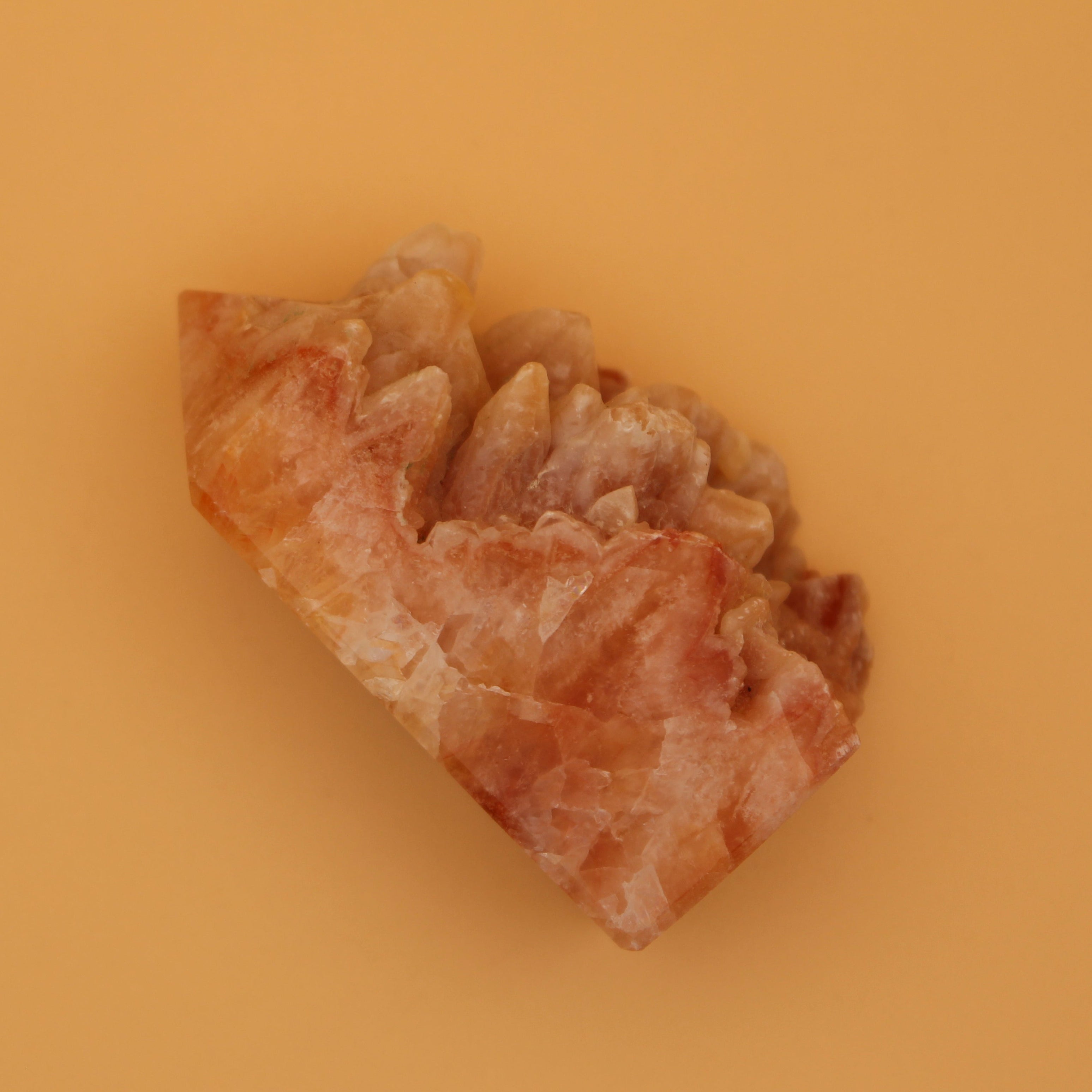 Torre di calcite arancione – Pietra energetica per creatività e gioia di vivere