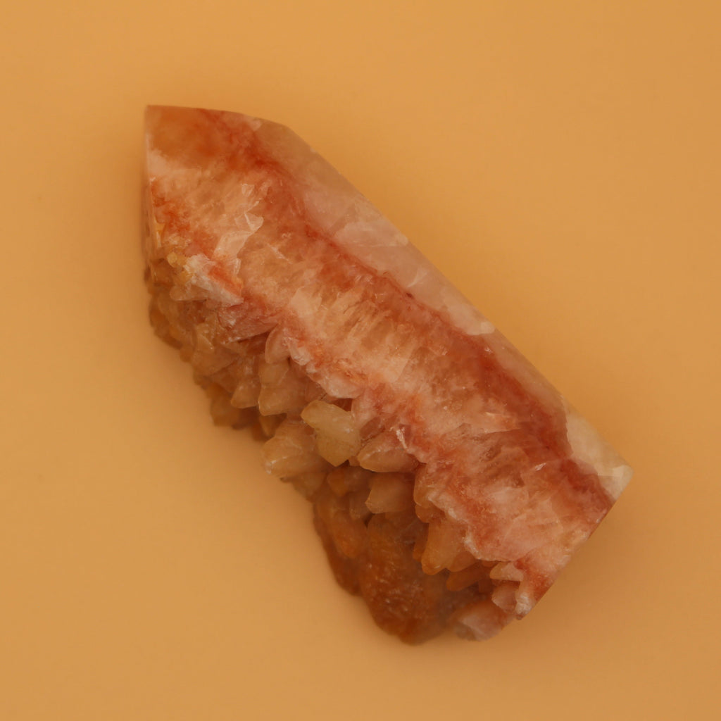 Torre di calcite arancione – Pietra energetica per creatività e gioia di vivere