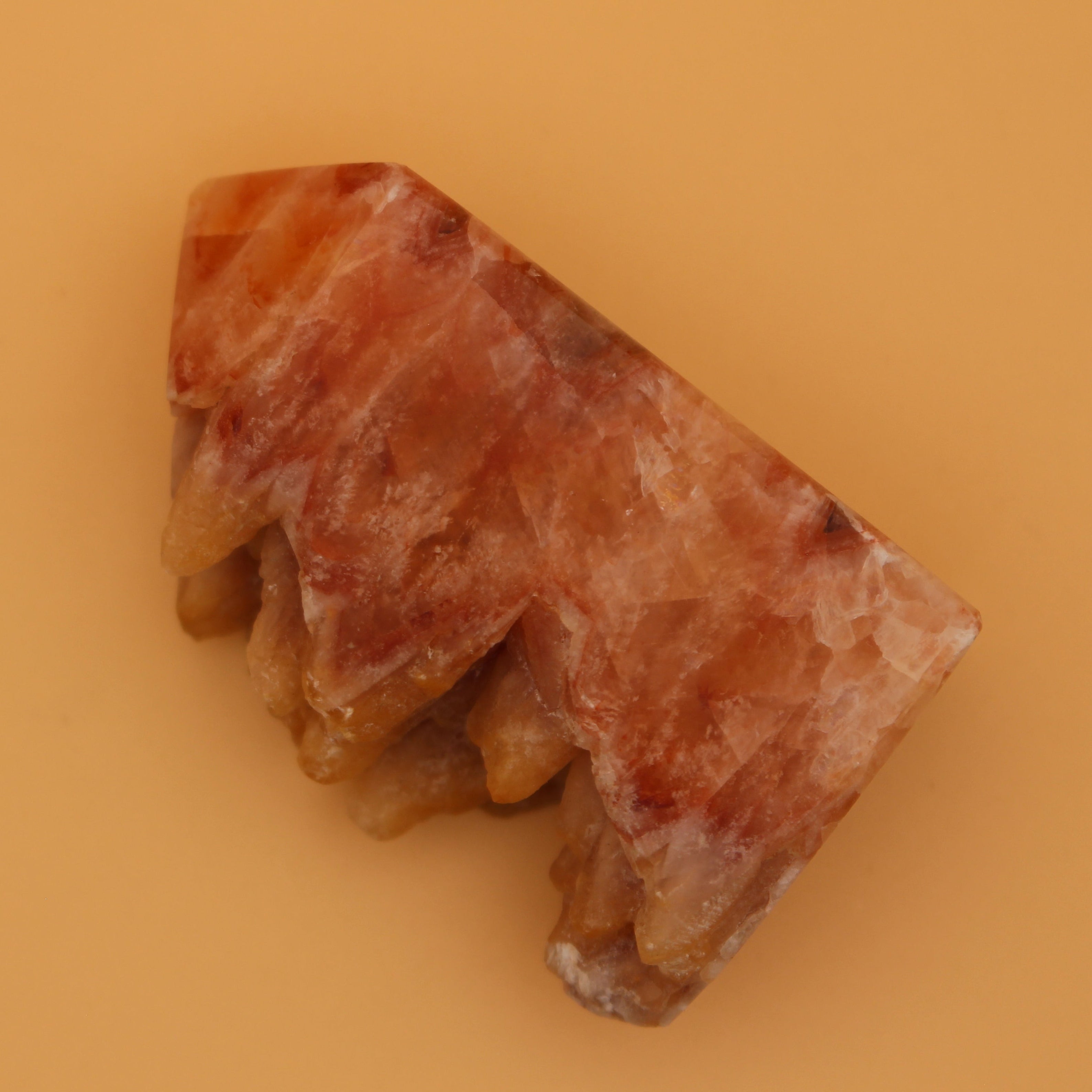Torre di calcite arancione – Pietra energetica per creatività e gioia di vivere