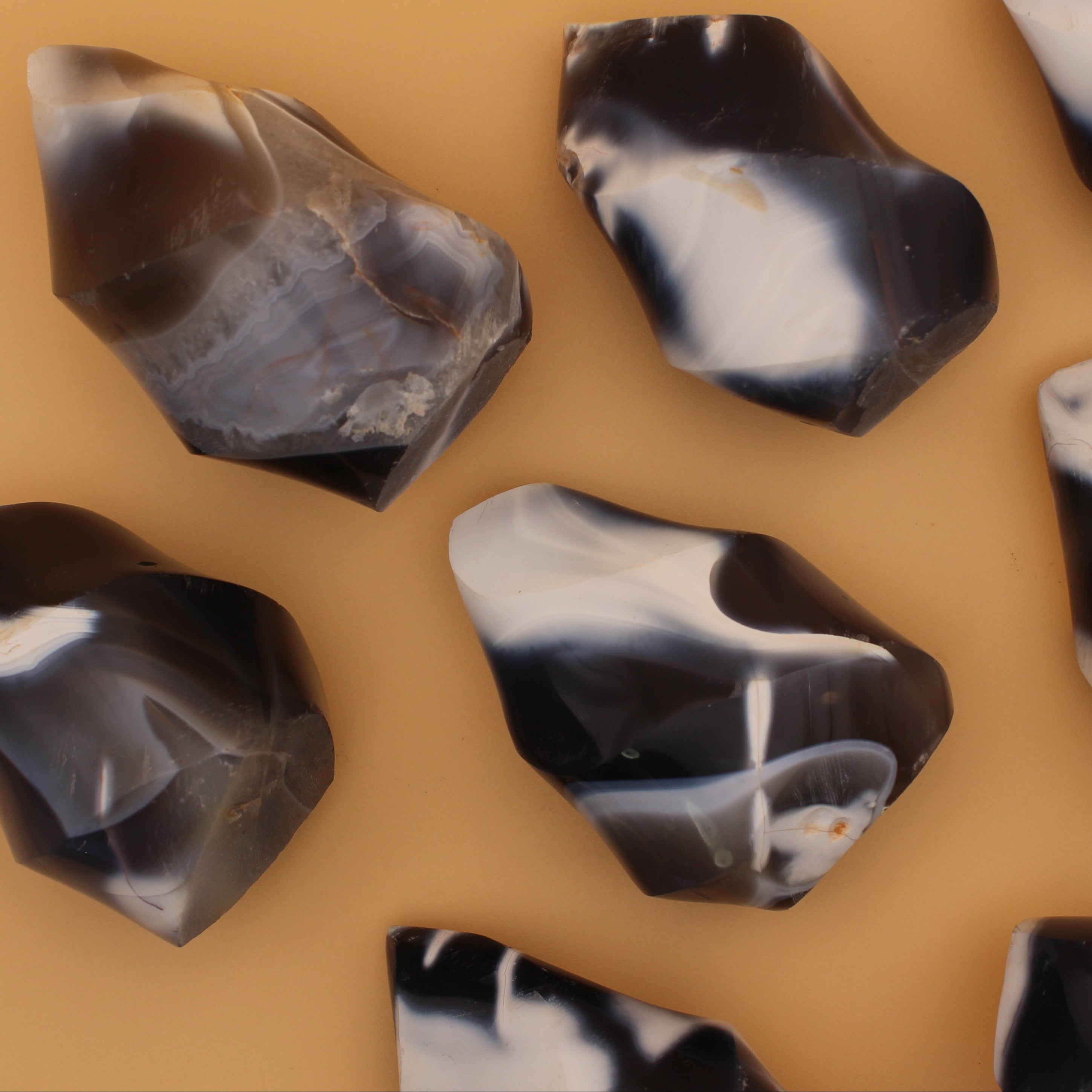 Torre di Fluorite – Pietra del Potere per Chiarezza e Armonia