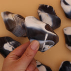 Orca Agate Flame – powerfully shaped flame for clarity &amp; grounding