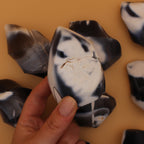 Orca Agate Flame – powerfully shaped flame for clarity &amp; grounding
