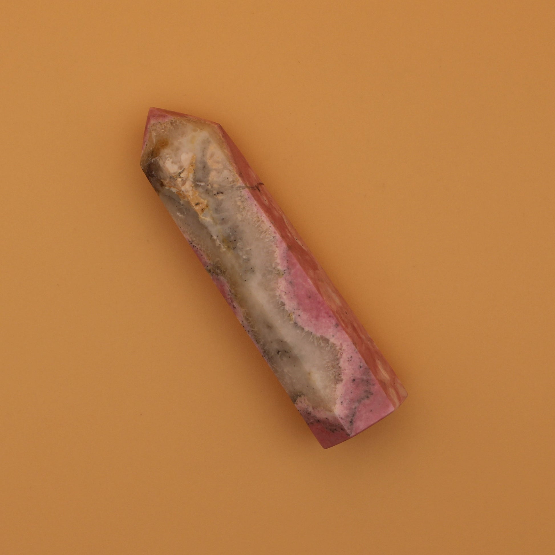 Pink Rhodonit Turm – Stein der Vergebung & emotionalen Heilung