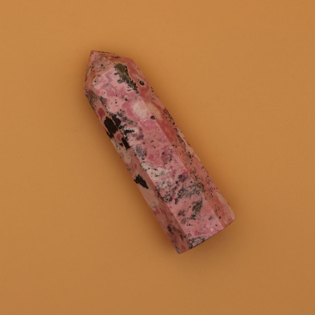 Torre di Rodonite Rosa – Pietra del Perdono e della Guarigione Emotiva