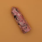 Torre di Rodonite Rosa – Pietra del Perdono e della Guarigione Emotiva