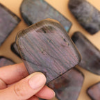Labradorite Freeform – Pietra protettiva scintillante per intuizione e trasformazione