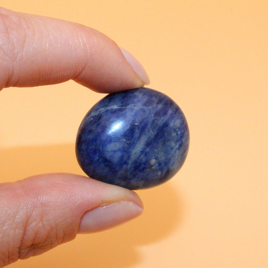 Pietra grezza di sodalite – pietra di chiarezza e intuizione