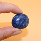 Pietra grezza di sodalite – pietra di chiarezza e intuizione