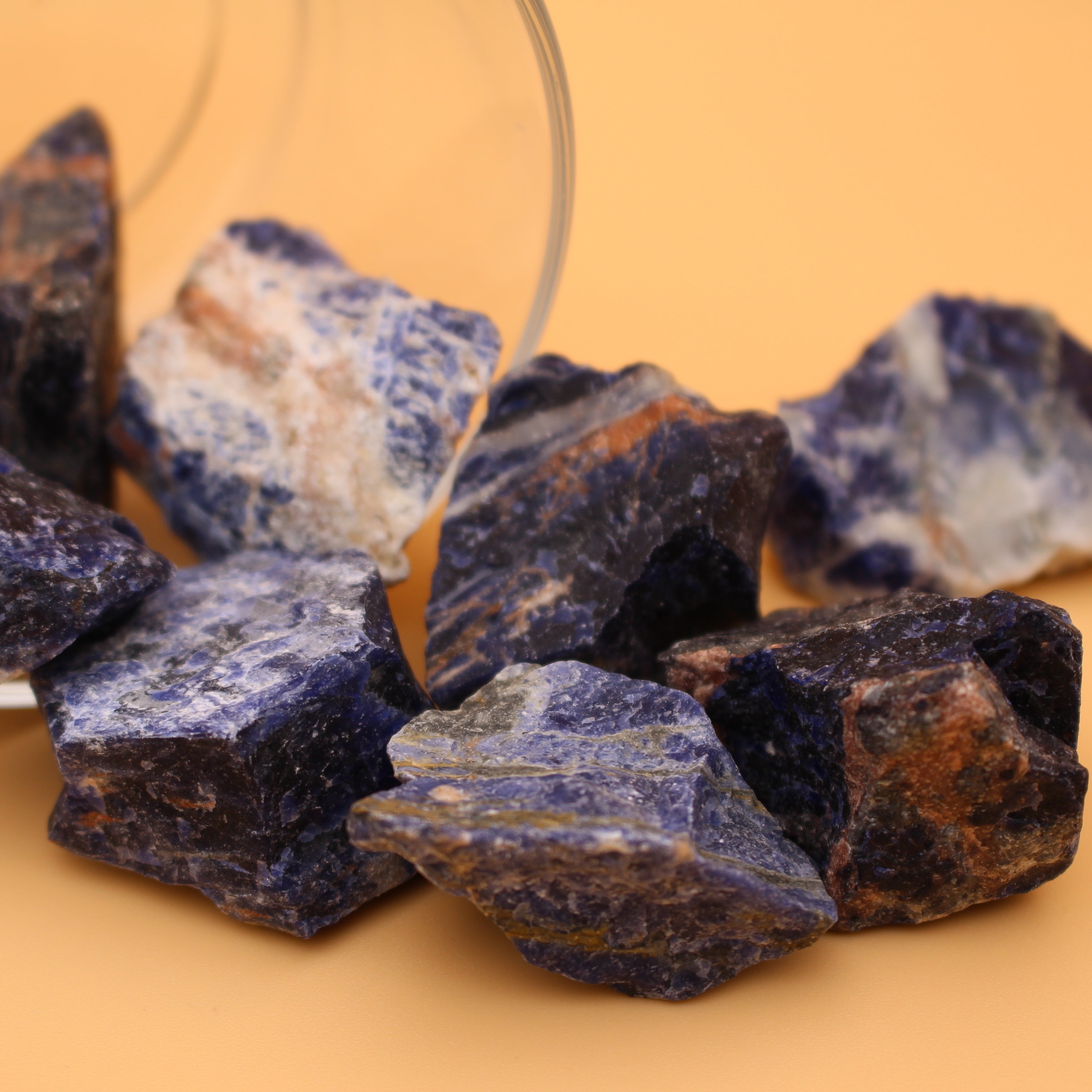 Pietra grezza di sodalite – pietra di chiarezza e intuizione