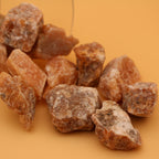 Pietra grezza Sunstone – fonte di forza per gioia di vivere, vitalità e fiducia in se stessi