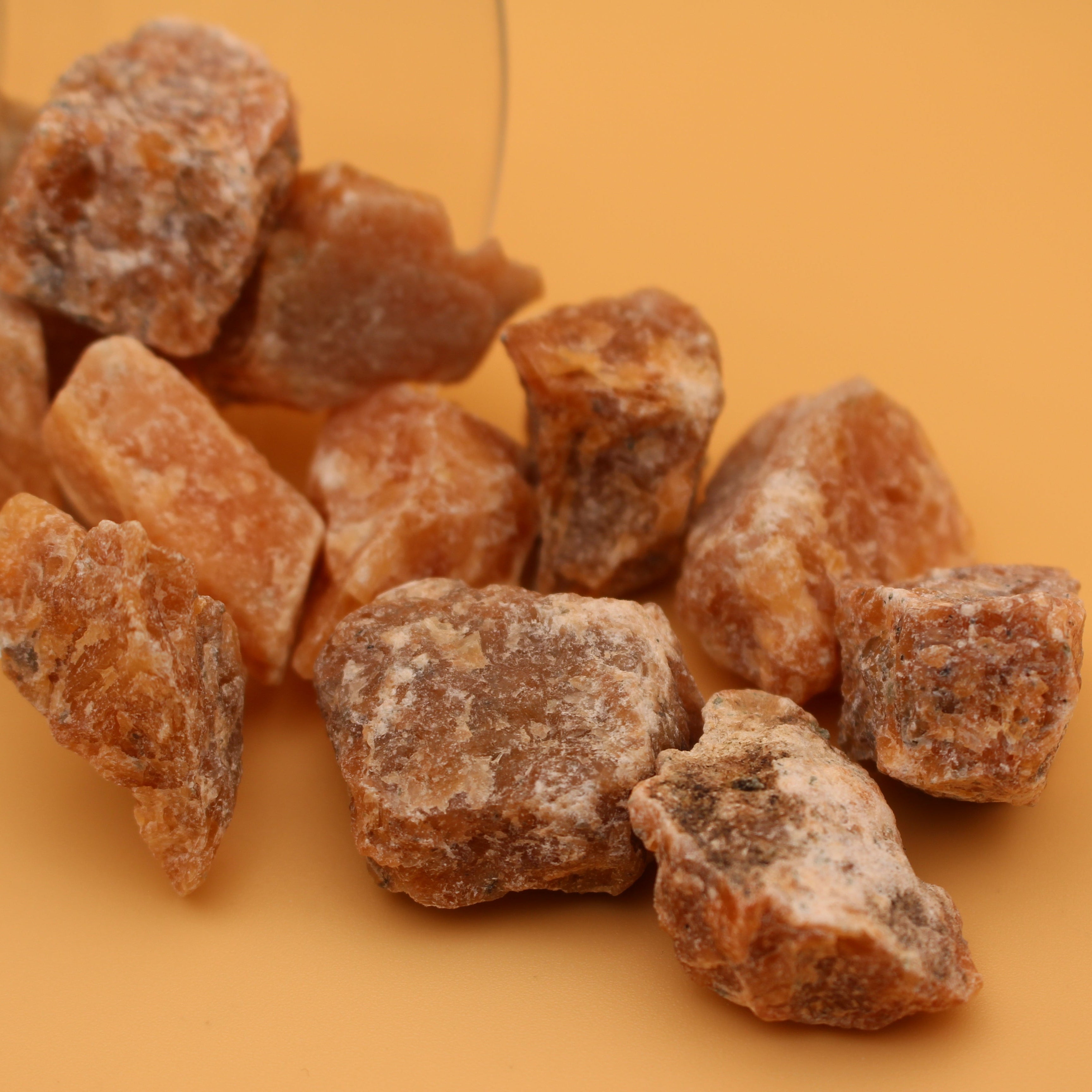 Pietra grezza Sunstone – fonte di forza per gioia di vivere, vitalità e fiducia in se stessi